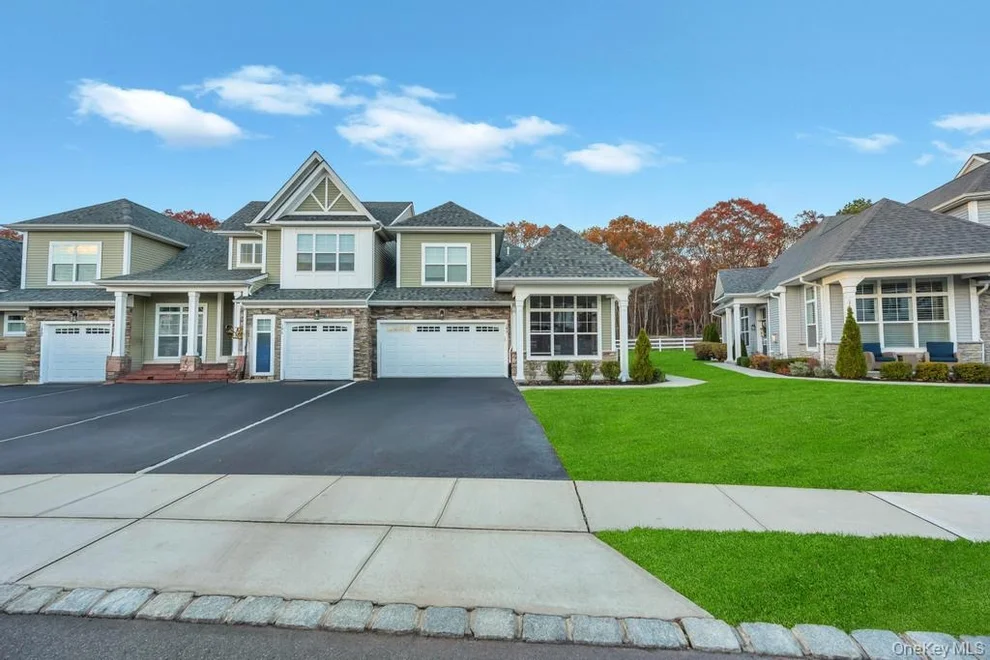 Unit for sale at 195 Belmont Circle, Brookhaven, NY 11980