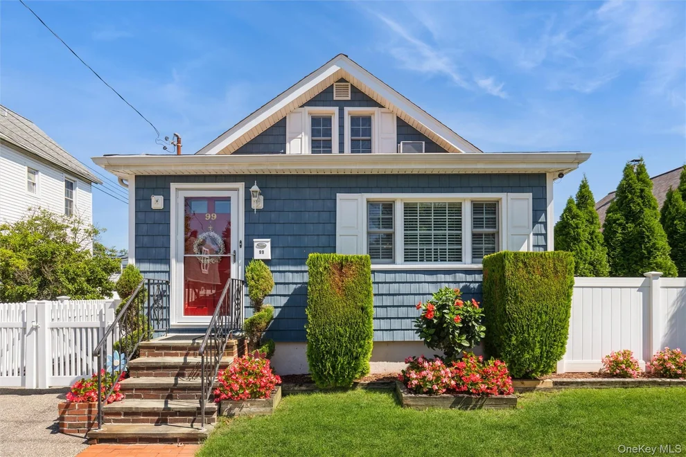 Unit for sale at 99 Barwick Street, North Hempstead, NY 11001