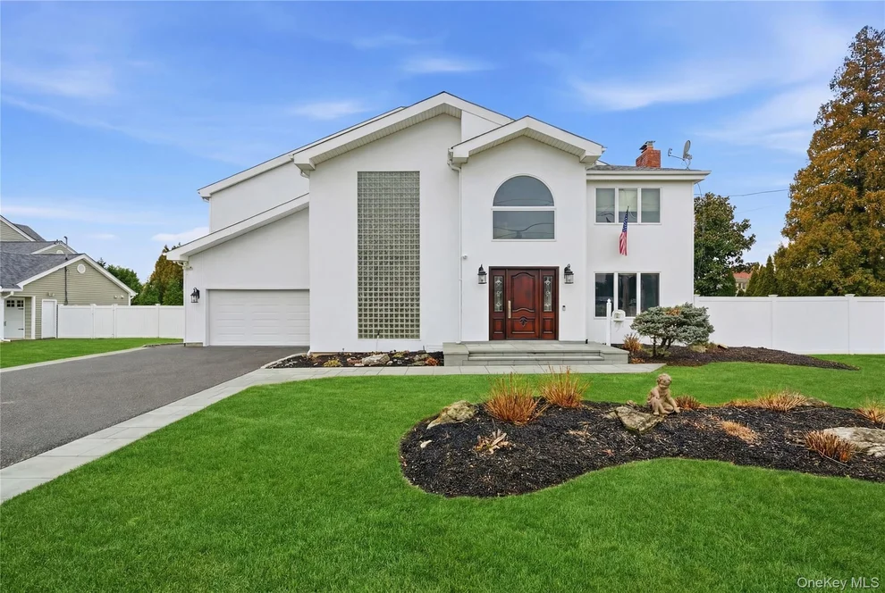 Unit for sale at 61 Bayview Avenue, Oyster Bay, NY 11758