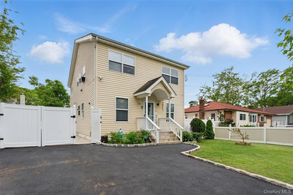 Unit for sale at 50 Darerka Street, Babylon, NY 11701