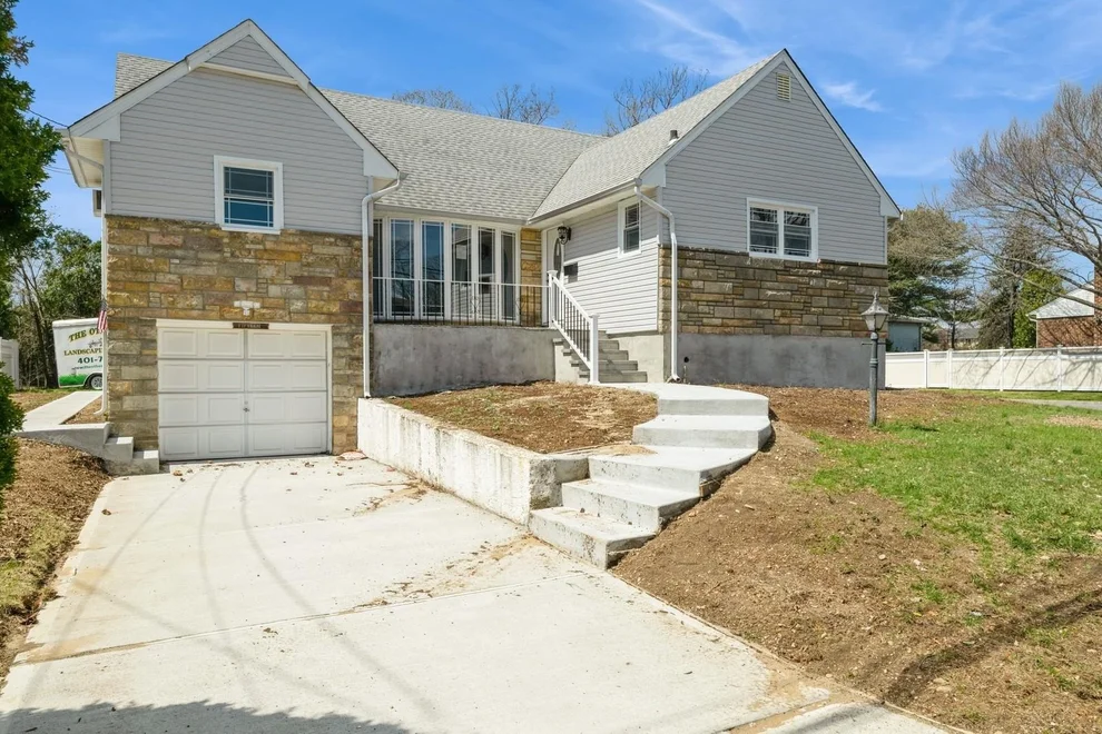 Unit for sale at 15 Kirkwood Drive, Glen Cove, NY 11542