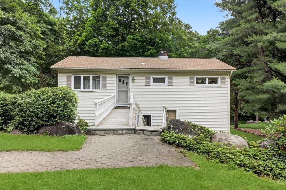 Unit for sale at 3 Galloway Lane, Cortlandt, NY 10567