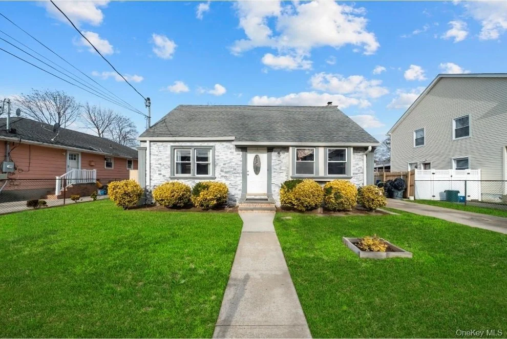 Unit for sale at 225 Windsor Parkway, Hempstead, NY 11550