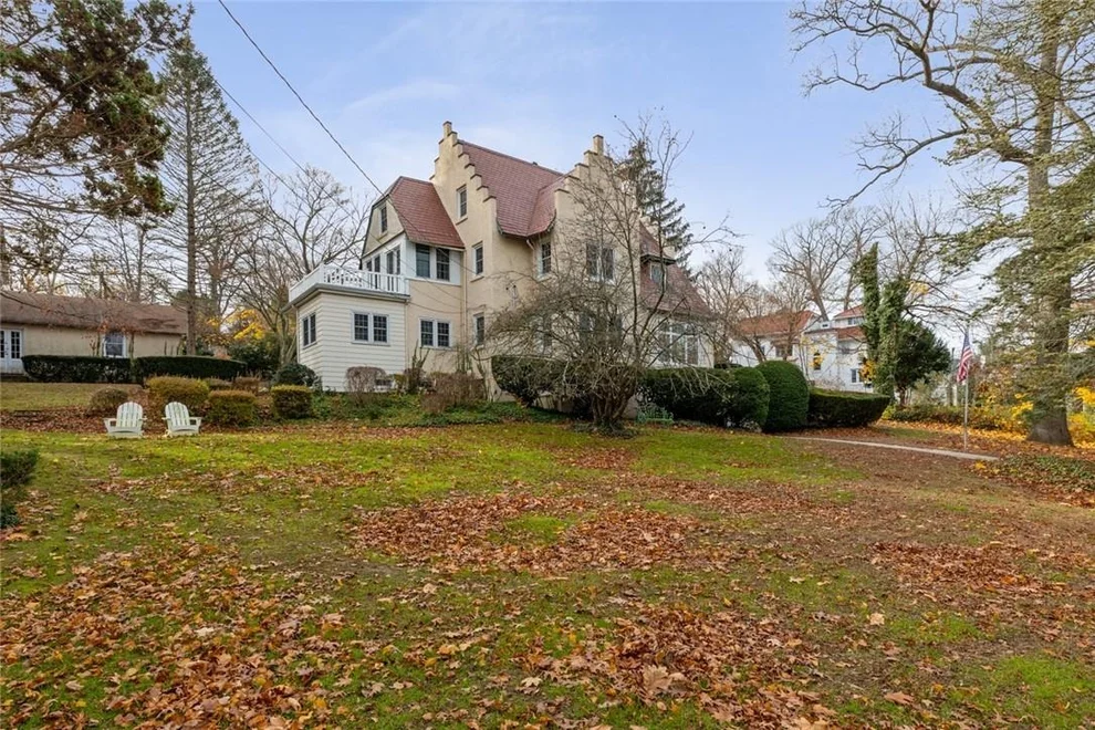 Unit for sale at 2 Lower Drive, Out of Area, NY 11743