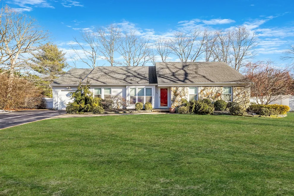 Unit for sale at 26 Oak Meadow Road, Smithtown, NY 11725
