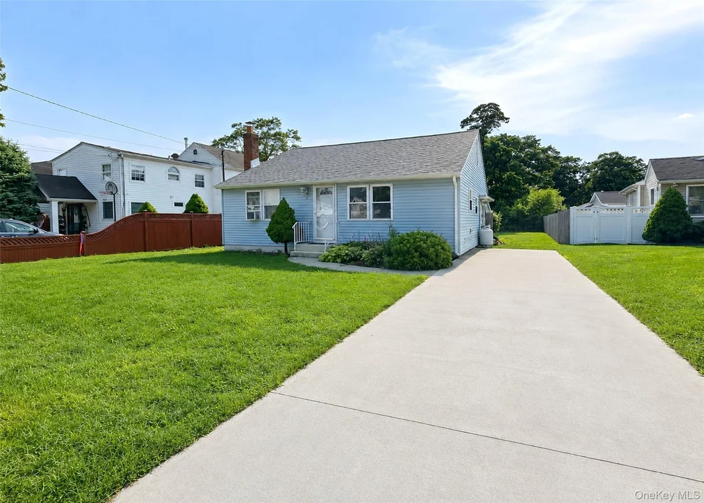 Unit for sale at 10 Midwood Place, Brookhaven, NY 11738