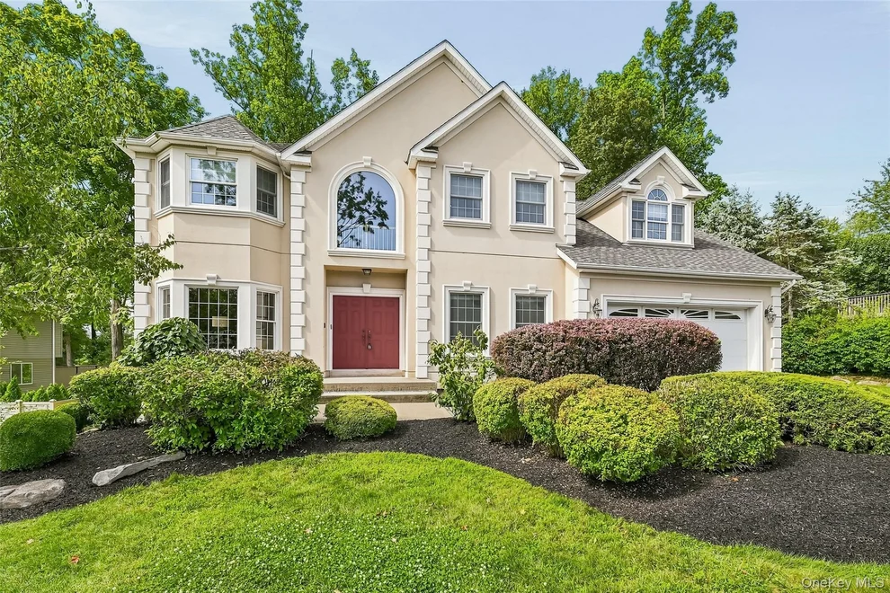 Unit for sale at 48 Greenwich Avenue, Woodbury, NY 10917