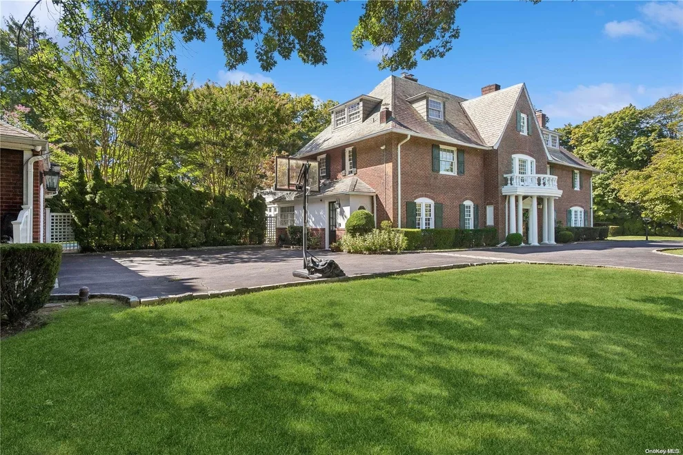 Unit for sale at 179 Meadowview Avenue, Hempstead, NY 11557