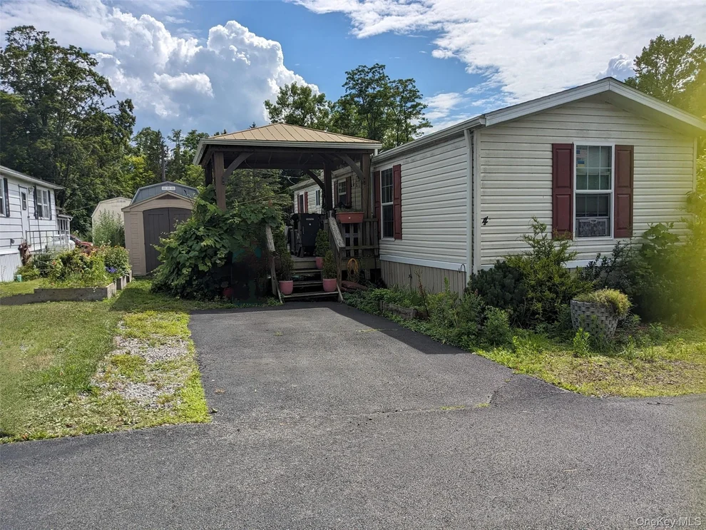Unit for sale at 4 Treeline Circle, Philipstown, NY 10516