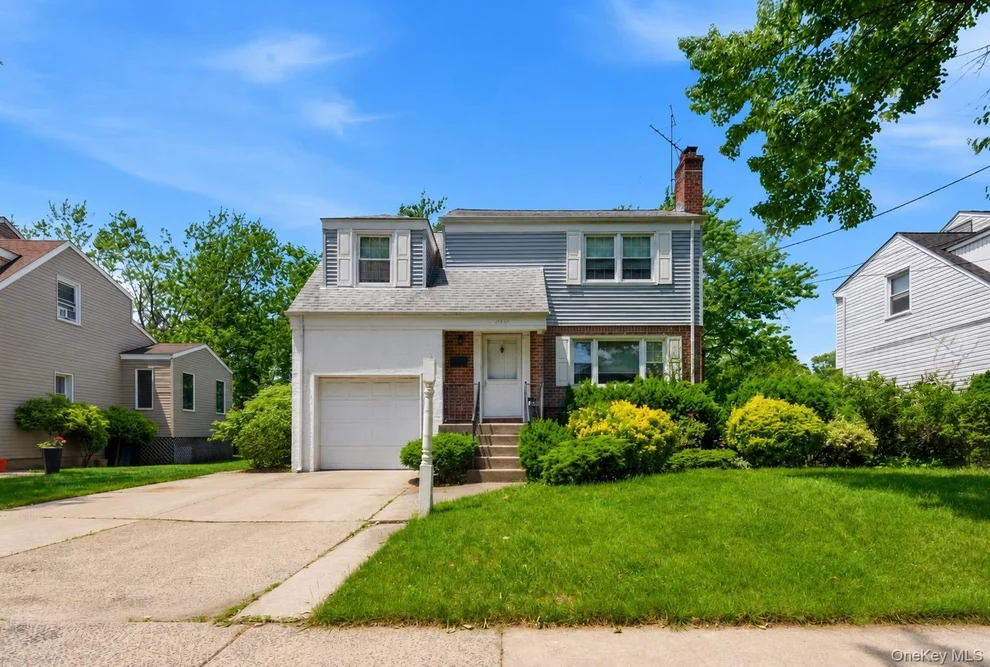 Unit for sale at 968 Glenwood Road, Hempstead, NY 11552