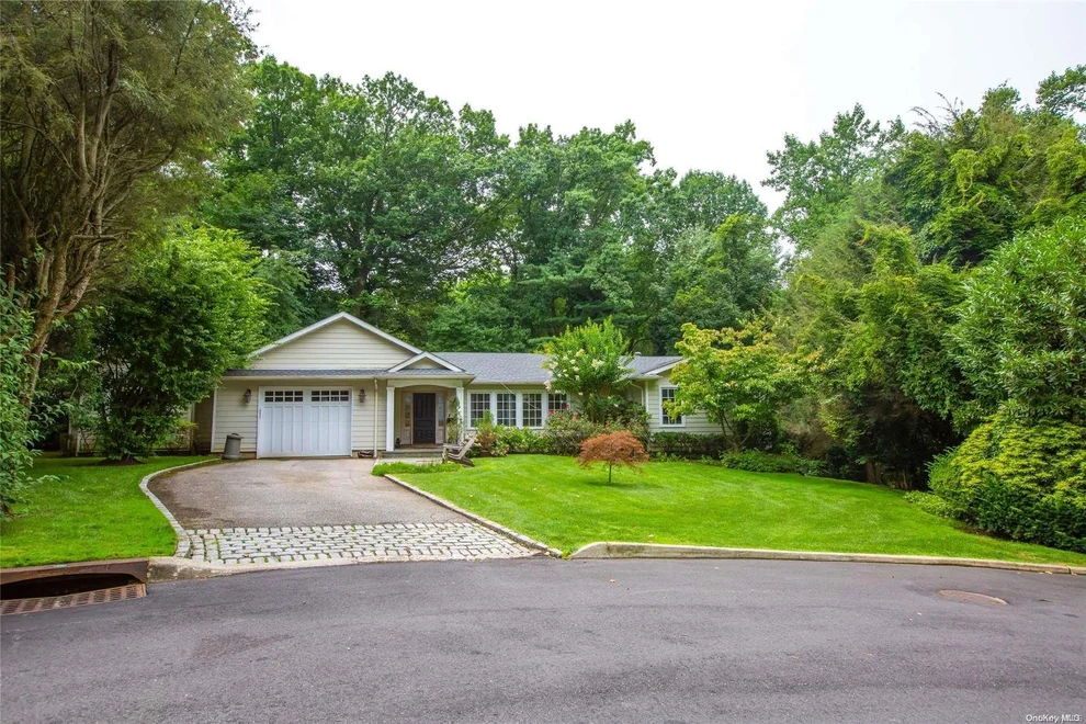 Unit for sale at 19 Briarfield Drive, North Hempstead, NY 11020