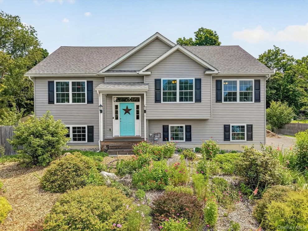 Unit for sale at 1 Bell Way, Chester Town, NY 10918