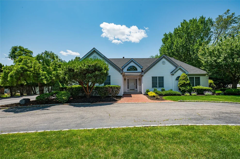 Unit for sale at 31 Elderwood Drive, Smithtown, NY 11780