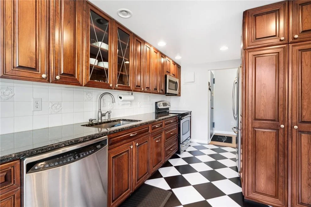 Unit for sale at 400 High Point Drive, Greenburgh, NY 10530
