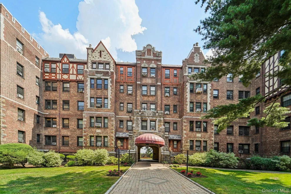 Unit for sale at 23 Old Mamaroneck Road, White Plains, NY 10605