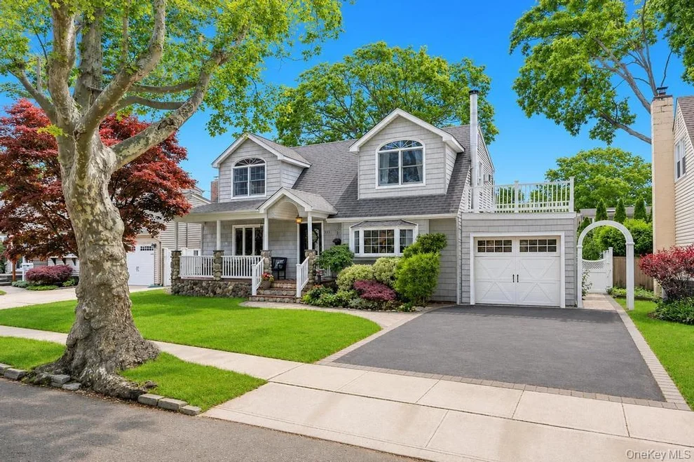 Unit for sale at 263 Charles Avenue, Oyster Bay, NY 11762