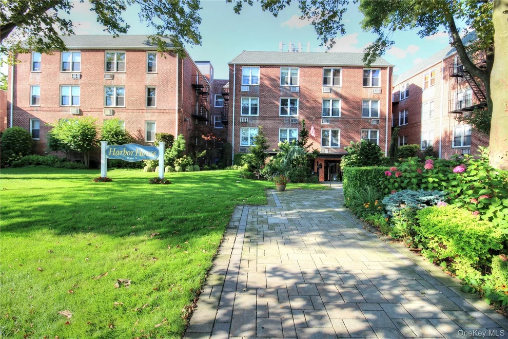 Unit for sale at 16 Main Street, Hempstead, NY 11518