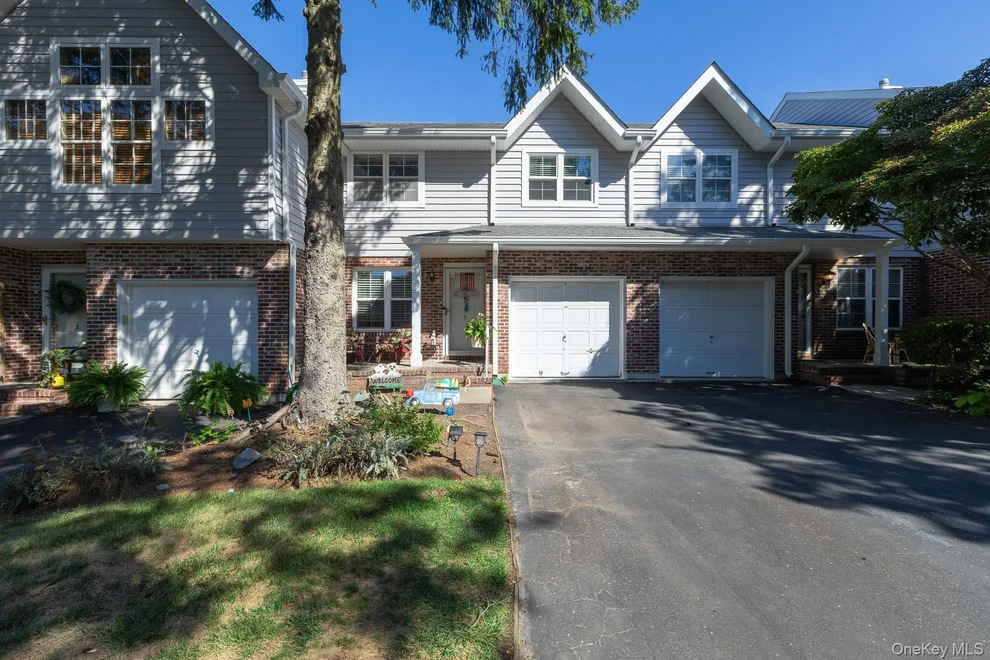 Unit for sale at 5 Sprucewood Boulevard, Islip, NY 11722