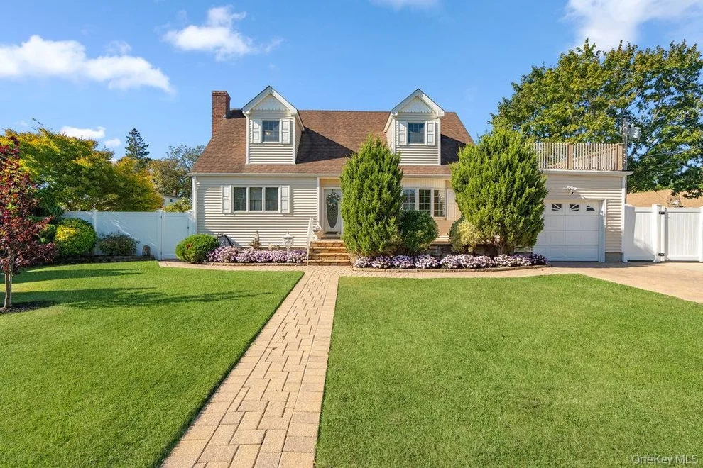 Unit for sale at 91 15th Avenue, West Babylon, NY 11704