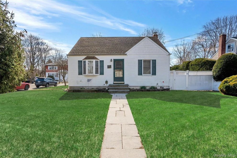 Unit for sale at 119 E 13th Street, Huntington, NY 11746