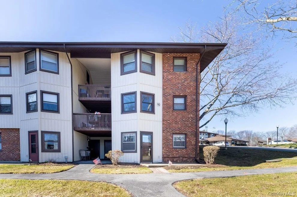 Unit for sale at 10 Regents Place, Yorktown, NY 10598