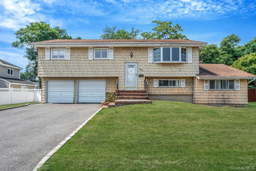 Unit for sale at 184 Mohawk Avenue, Babylon, NY 11729