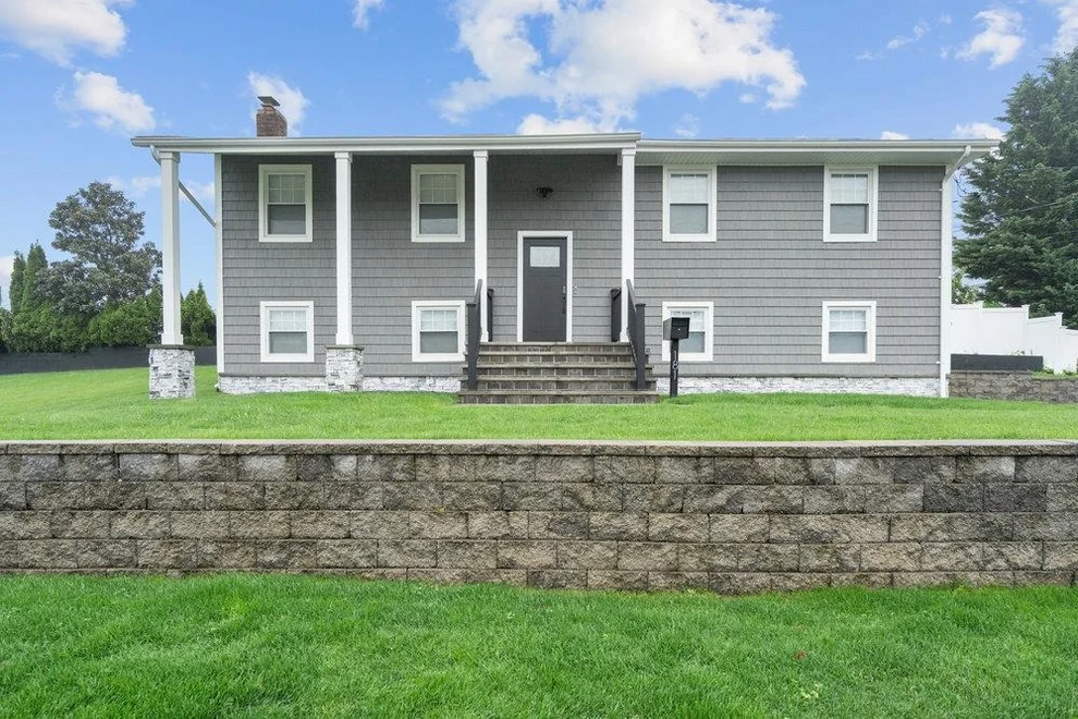 Unit for sale at 181 Central Park Road E, Oyster Bay, NY 11803