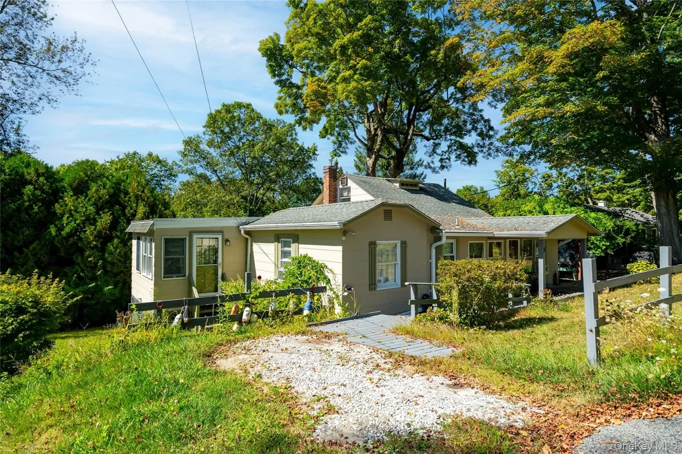 Unit for sale at 5 Orchard Road, Southeast, NY 10509