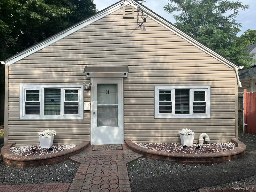 Unit for sale at 31 Harriet Avenue, Hempstead, NY 11550