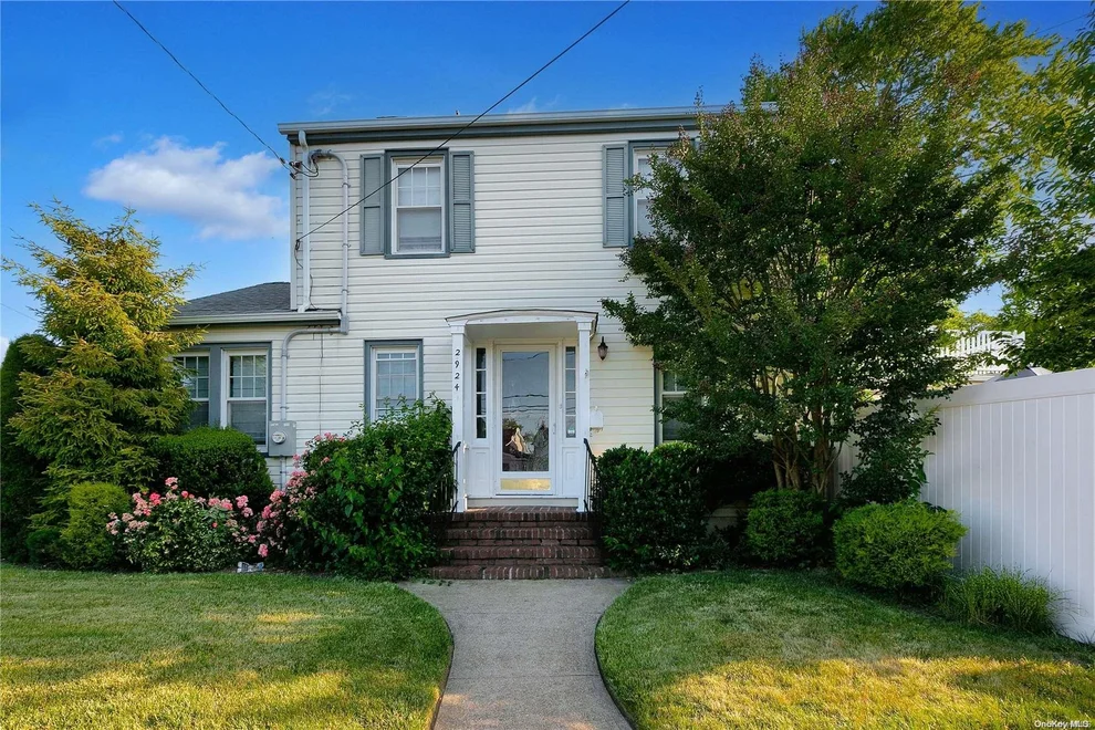 Unit for sale at 2924 Chester Street, Hempstead, NY 11572