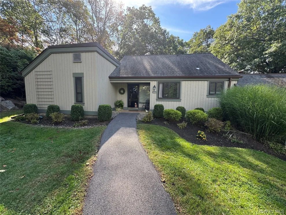 Unit for sale at 150 Heritage Hills, Somers, NY 10589