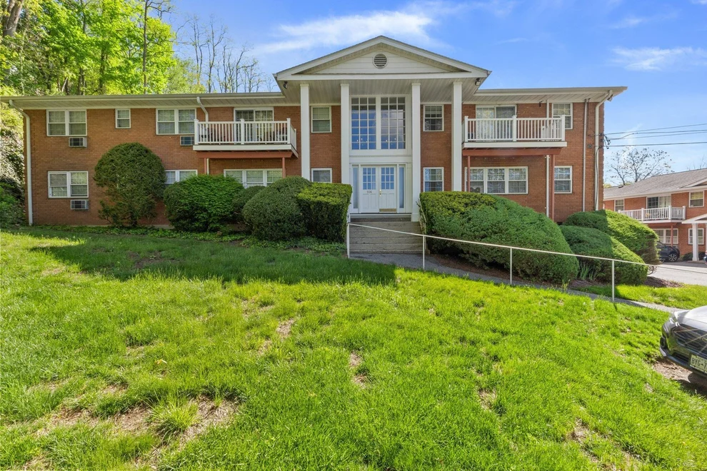 Unit for sale at 106 Nottingham Road, Bedford, NY 10507