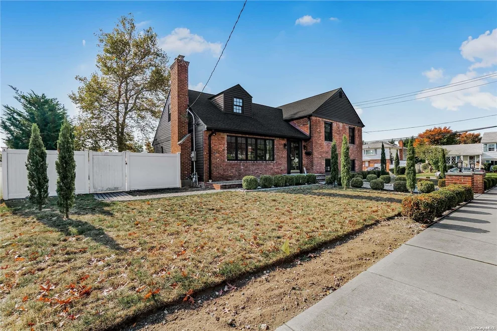 Unit for sale at 580 Edwards Street, Hempstead, NY 11510