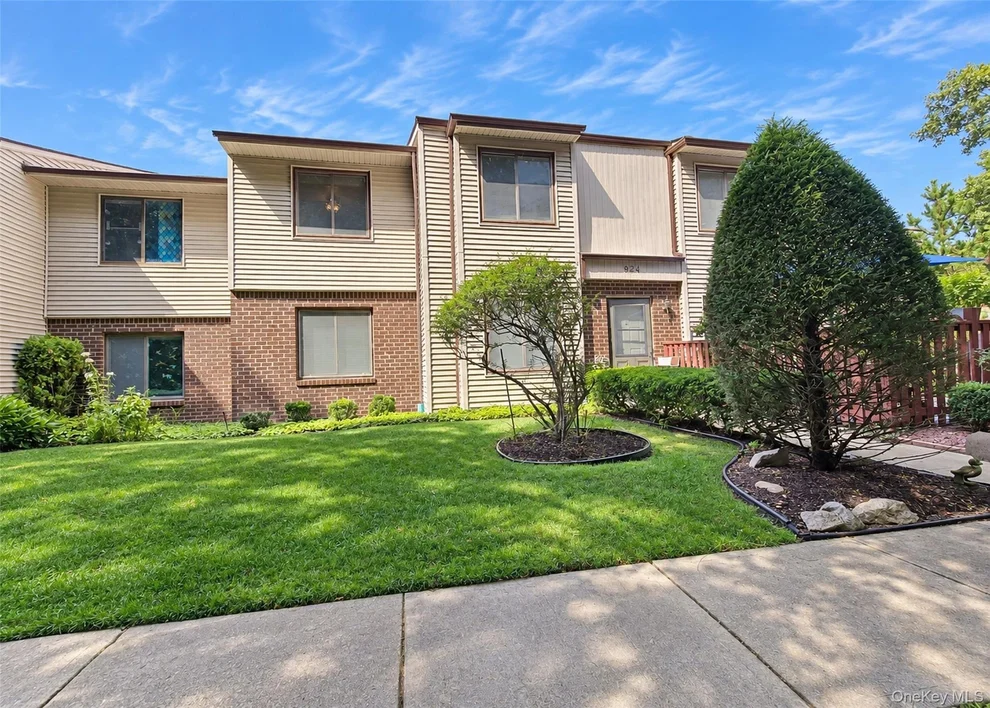 Unit for sale at 924 Skyline Drive, Brookhaven, NY 11727