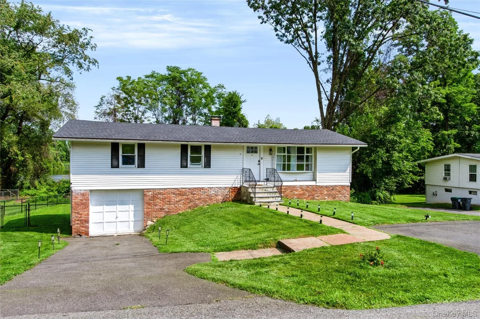 Unit for sale at 20 Seneca Lane, Marlboro, NY 12547