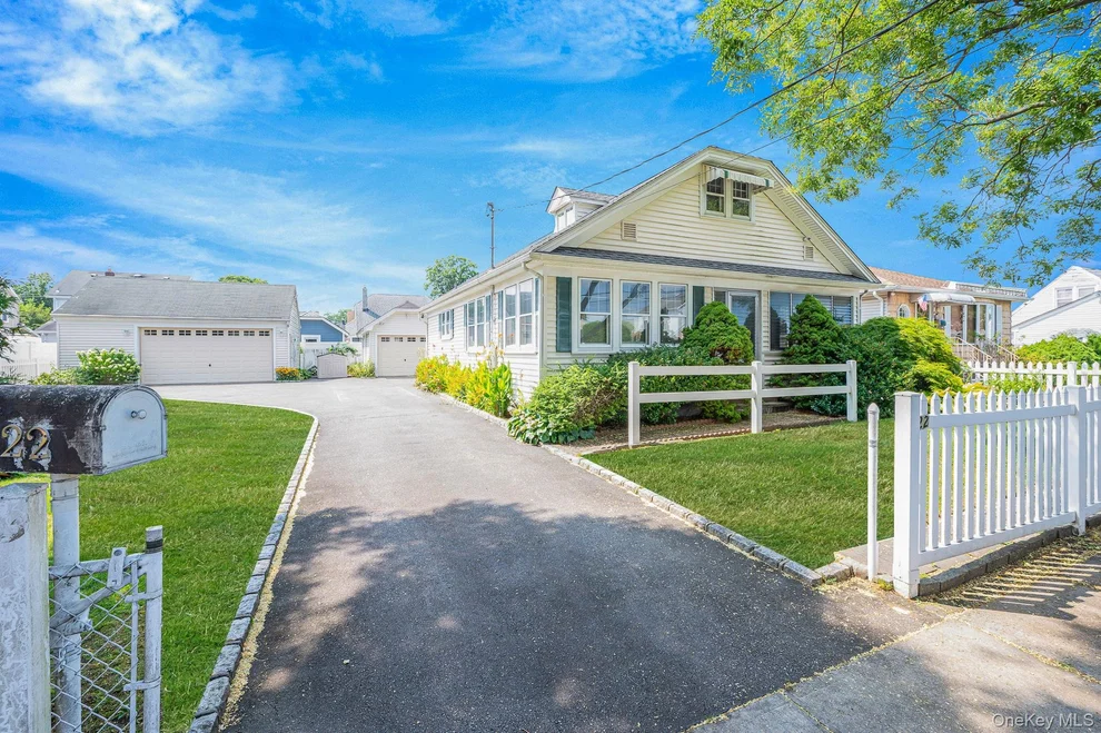 Unit for sale at 22 Oak Street, Oyster Bay, NY 11801
