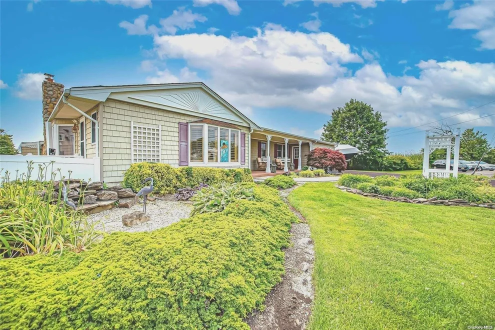 Unit for sale at 15 Angelica Court, Babylon, NY 11704