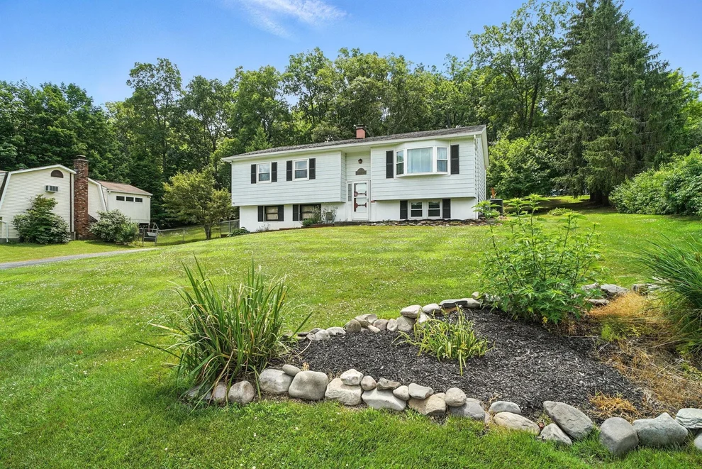 Unit for sale at 19 Dussenbury Drive, Warwick (Town), NY 10921