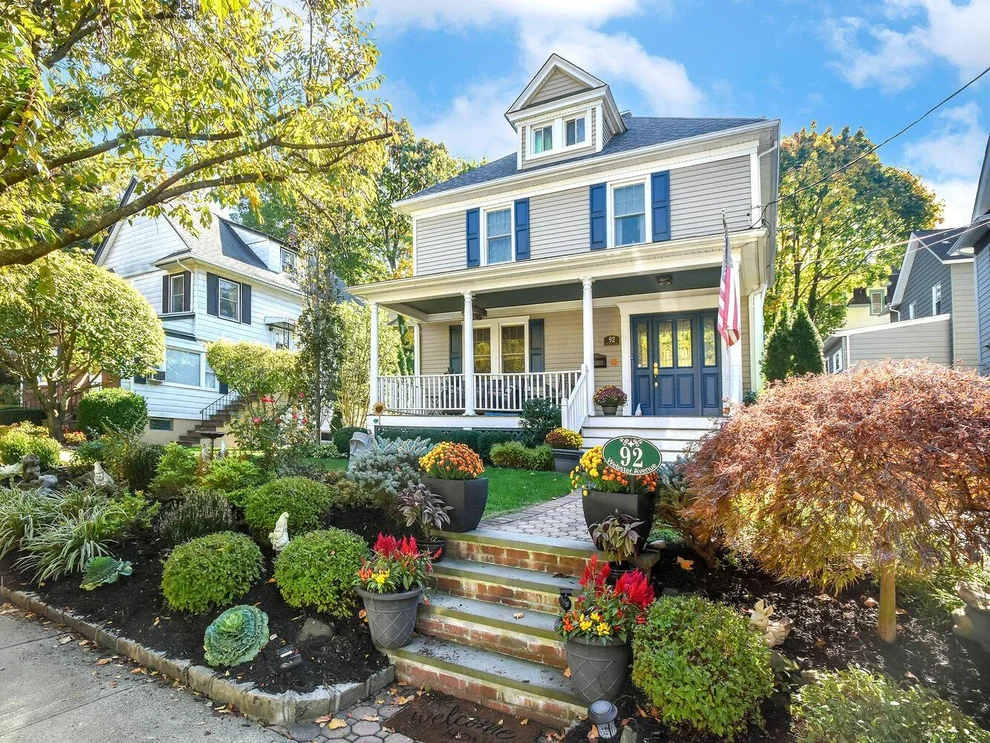 Unit for sale at 92 Webster Avenue, North Hempstead, NY 11050