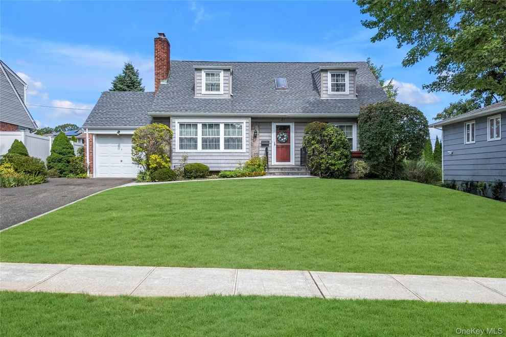 Unit for sale at 21 Farragut Road, Oyster Bay, NY 11804