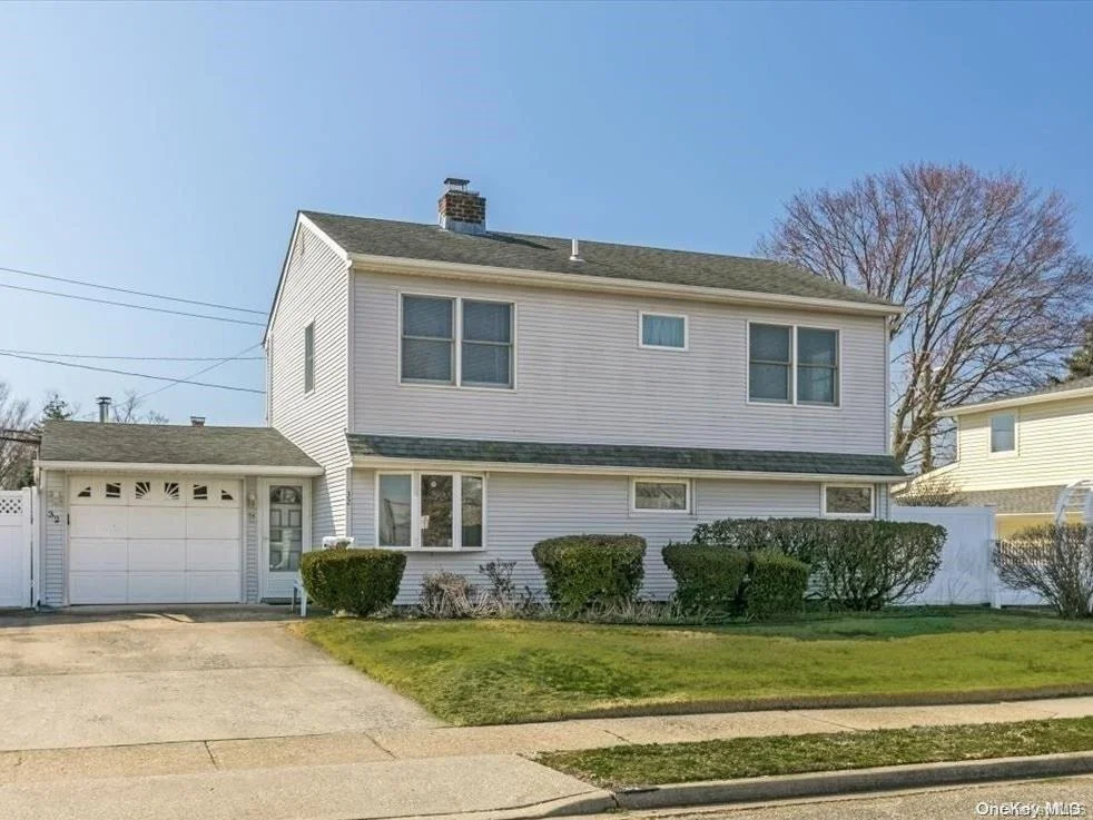 Unit for sale at 32 Polaris Drive, Hempstead, NY 11756