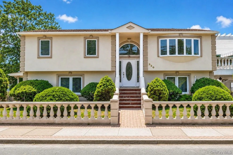 Unit for sale at 330 Bayville Avenue, Oyster Bay, NY 11709