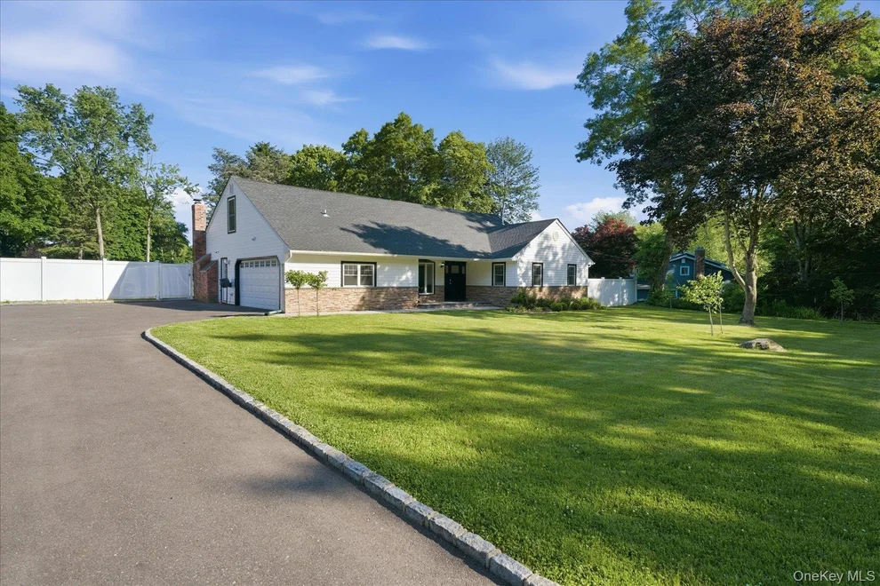 Unit for sale at 174 Warner Road, Huntington, NY 11743