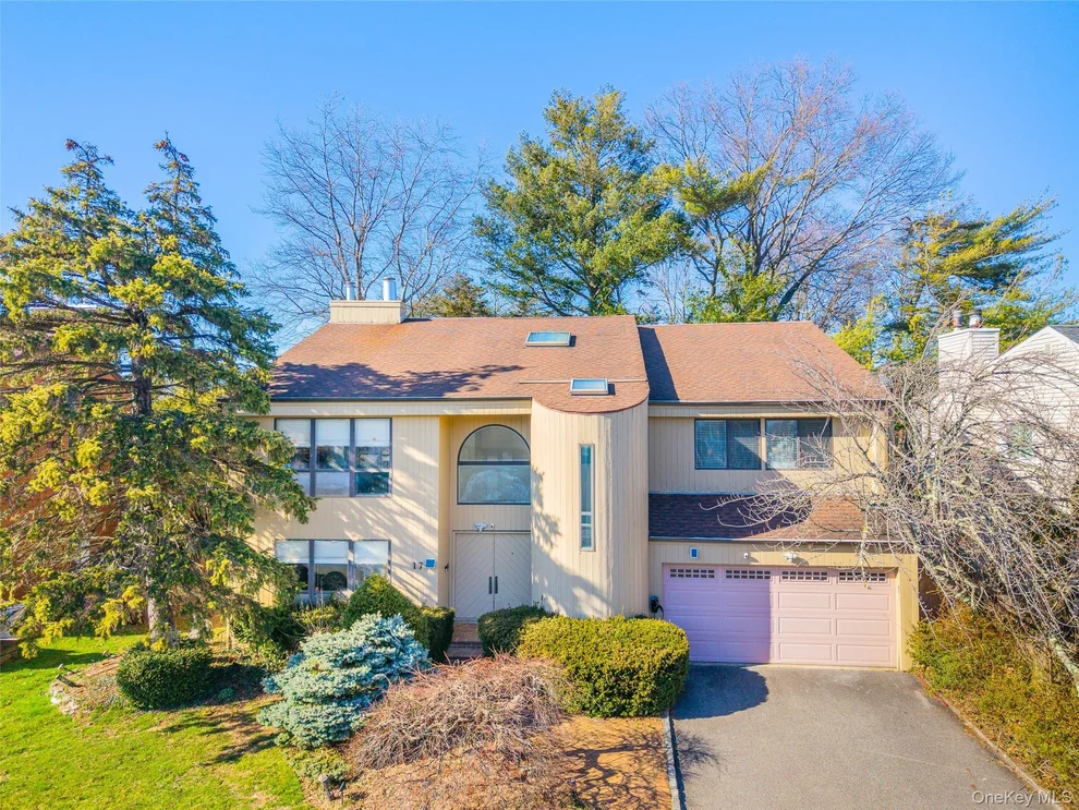 Unit for sale at 17 Princeton Drive, Oyster Bay, NY 11791