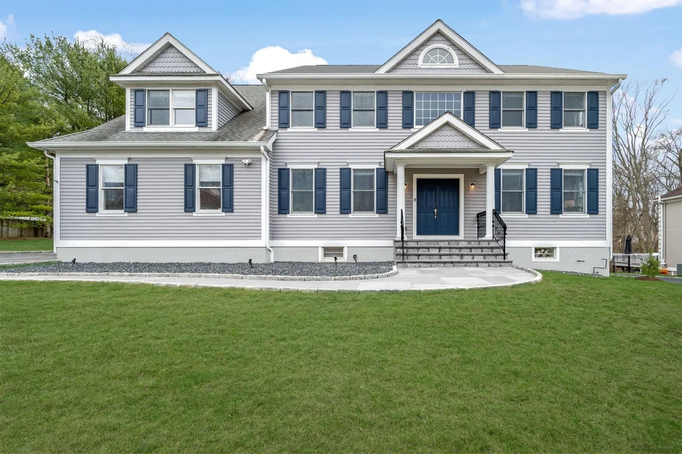 Unit for sale at 5 Forest Lake Drive, Harrison, NY 10604