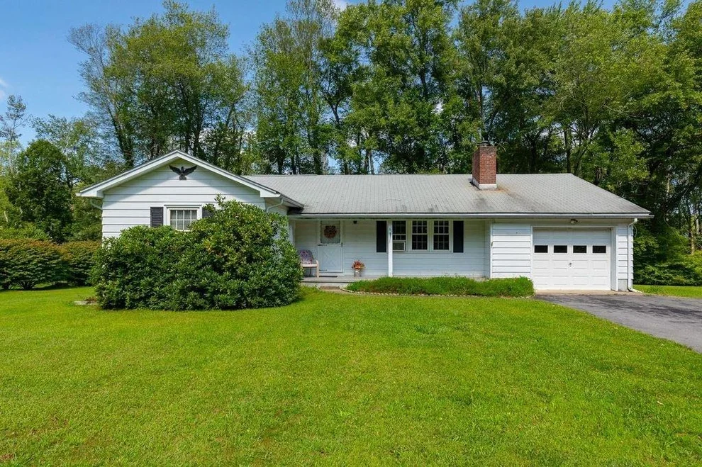 Unit for sale at 6 Jardem Court, Rhinebeck, NY 12572