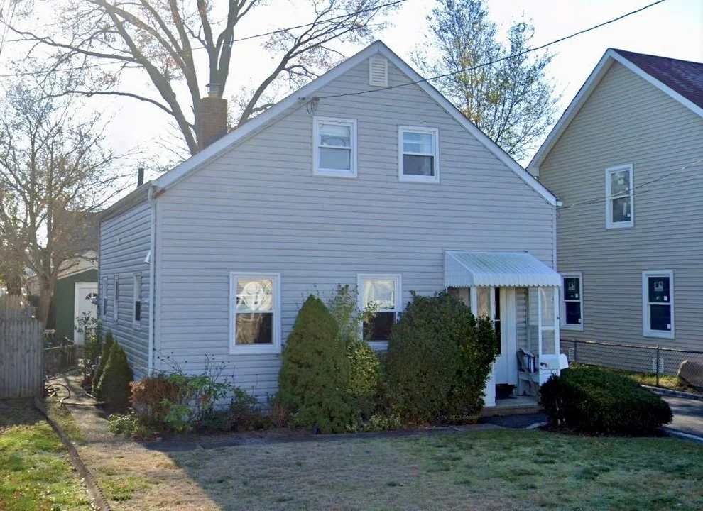 Unit for sale at 6 Shine Place, Hempstead, NY 11581