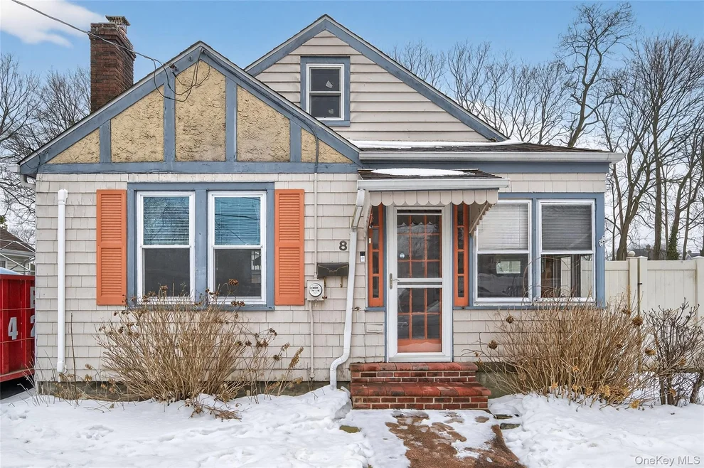 Unit for sale at 8 Henry Place, Islip, NY 11706