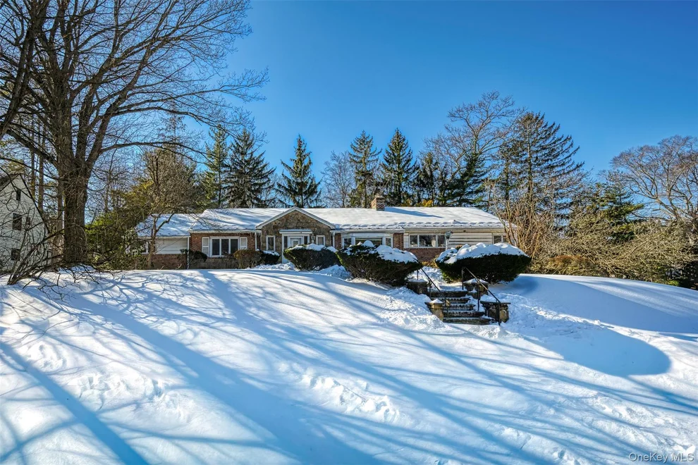 Unit for sale at 66 Deepdale Drive, North Hempstead, NY 11021
