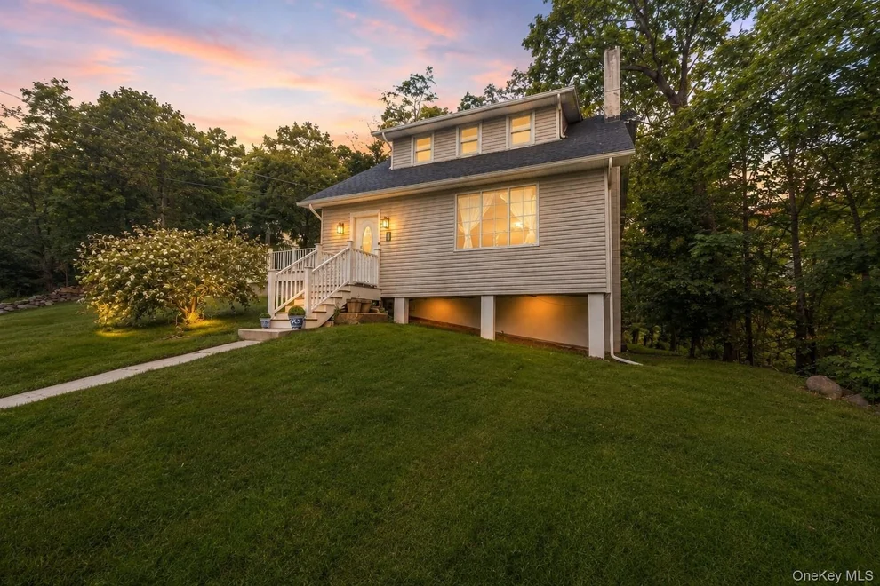 Unit for sale at 16 Hillside Avenue, Highlands, NY 10928